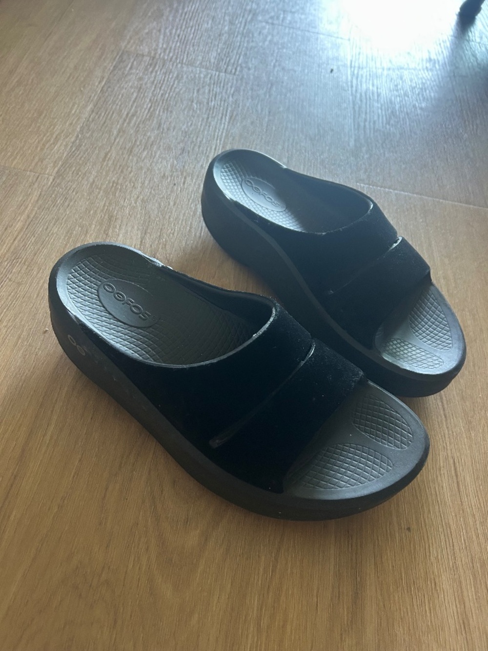 Oofos OOmega OOahh Posh Slide